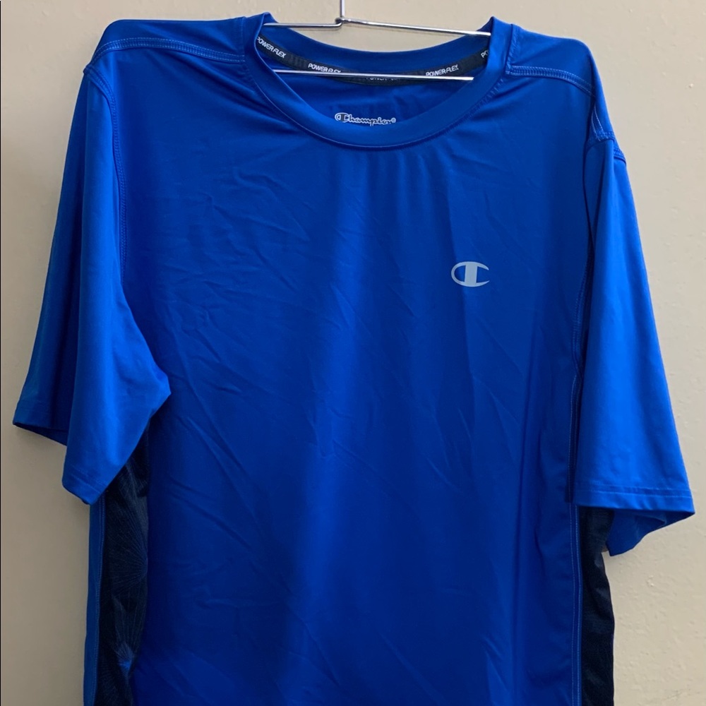 Men’s Champion Heat gear style t shirt. Large.